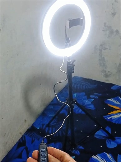 Paket hemat paket lengkap komplit ringlight! Udah dapet sepaket kayak di video ini ya! Ringlight 26 cm, tripod 2.1 m & holder hp! #ringlight #tripot #fypage #sholawat