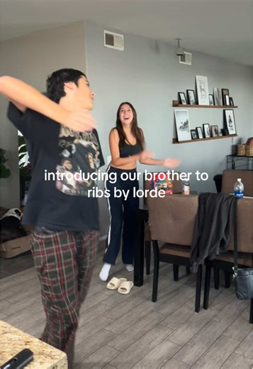 brody knows ball @Brody_Is_K00L @kylizzle #ribs #lorde #littlebrother | ribs by lorde