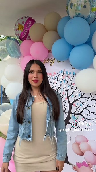 Revelación de género del bebé de la hermana de Jorgito