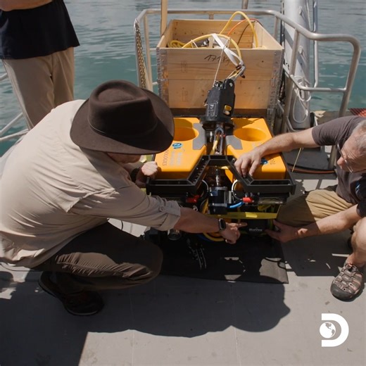 28K views · 135 reactions | With a side-scan sonar that can operate a mile underwater, can these experts locate plane wreckage from the 1950s at the bottom of the ocean? Watch #ExpeditionUnknown tonight at 9p on Discovery and streaming tomorrow on discovery+. | Science Channel | Facebook