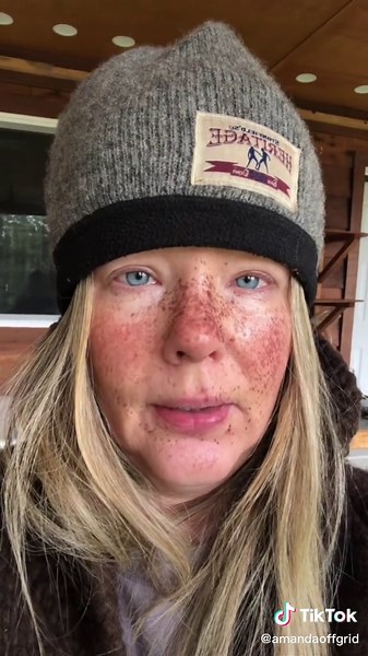 Exploring Off-Grid Living in the Broughton Archipelago, British Columbia