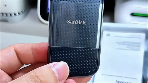 闪迪疾速存储，固态硬盘新体验，高效能迸发无限可能