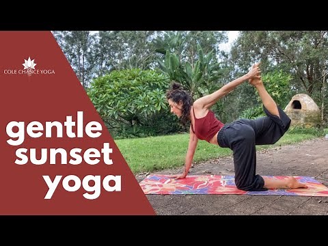 Gentle Sunset Yoga - 20 Minute Evening Yoga Flow | Cole Chance Yoga