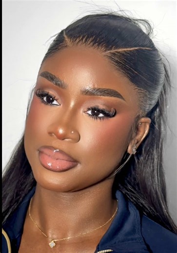 Brown eyeshadow soft glam with my new favourite lip combo! 🤎💋 Makeup Artist: Angel Dover @adorea.beauty Muse: @lindaaaaa.t Products 💄 @COSRX Official advance snail 96 Mucin Power Essence @Farmacy Beauty Honey Halo Ultra-Hydrating Ceramide Moisturizer @rhode skin peptide eye prep depuffing eye patches @Patrick Ta Beauty Major Dimension Essential Artistry Edit Eyeshadow Palette @milkmakeup hydro grip primer @toofaced born this way concealer @Juvia’s Place blushed cream blush - very berry & pinc