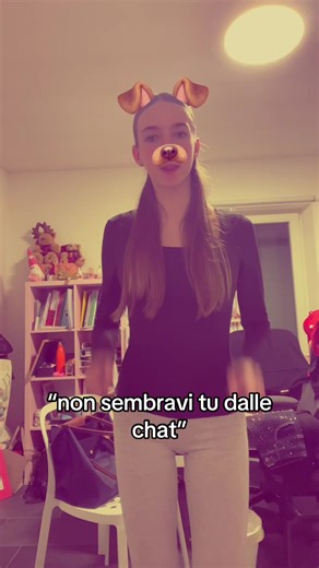 Anna Lobur: Le chat non rispecchia la realtà?