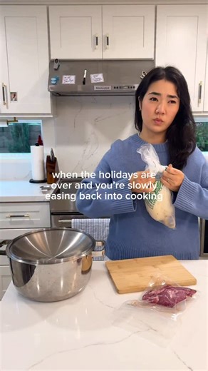 jasmine kim on Instagram: "getting back into your cooking rhythm after a long holiday break is hard, so i’m easing in with the easiest soup: Korean beef & radish soup It’s fool-proof, whole family approved, and light but nourishing. 🫶🏼🍲 ingredients: • 1 large Korean radish, peeled + chopped • 8–10 cups water • 1–2 lb beef of choice (i used new york steak) • 2 tbsp minced garlic • 1 tbsp fish sauce • 1 tbsp soup soy sauce • salt, to taste for serving: • chopped green onions • black pepper step