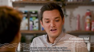 79K views · 53 reactions | Sustainable development is a priority for our Cooperative. Our teams at Agropur ensure that the packaging of our products is made with the right materials, that they are easily recyclable and that they have a low environmental footprint. In this video, discover what motivates expert Guillaume Stal every day. https://bit.ly/2SfEw3h | Agropur | Facebook