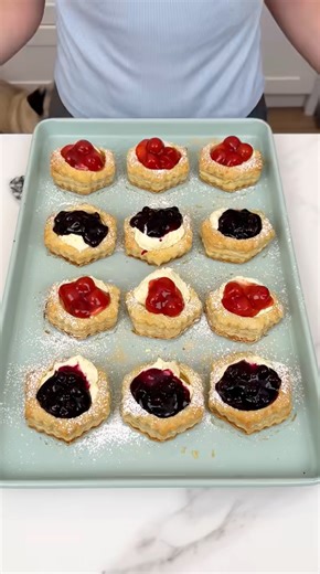 Puff pastry cheesecake cups that look fancy but are easy