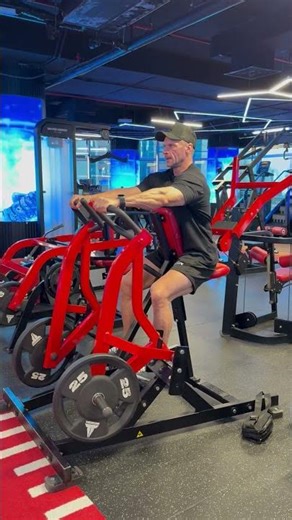 PLATE LOADED MACHINE OVER GRIP ROW (HAMMER STRENGHT)
