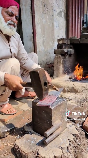 The incredible process of making a butcher knife #blacksmith #handmade #makingskills #processing