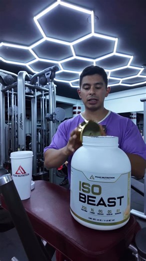 Oliver Garcia on Instagram: "Prueba básica para checar la calidad de tu proteína “ISO” @peak_nutritionofficial @torres_pipiz @propharma_oficial #gym #reelsgym #suplementos #proteina"