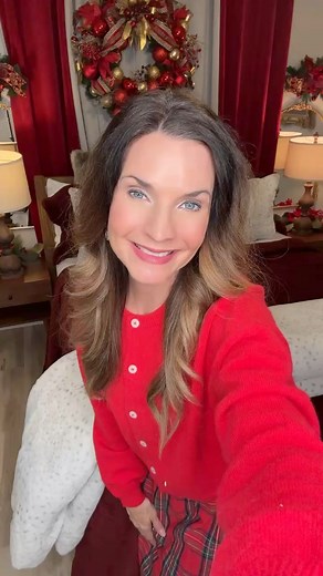 6.3K views · 205 reactions | Sneak peek of tomorrow’s DIY video meet me in the morning for coffee and crafting! ❤️ | Olivia's Romantic Home DIY | Facebook