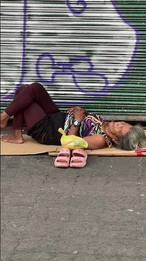 MANILA is Filled with Street Beggars & Homeless People #philippines #poverty #reallife #manila