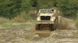 1.8K views · 63 reactions | M1249 MaxxPro Recovery Vehicle. O mesmo seria uma ótima opção para as FFAA do Brasil no que diz respeito a veículos de recuperação. A internacional possui uma unidade industrial no Rio Grande do Sul onde são atualmente produzidos e comercializados dois modelos no Brasil, o pesado International® 9800i e o semipesado o International® DuraStar em suas diferentes versões, todos com alto índice de conteúdo local . | Defesa.Dbr 2.0 | Facebook
