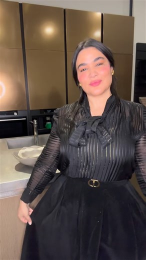 Zina Salouane on Instagram‎: "اوى قوليلي نتي شنو حلمك فتعليق وخلينا نشاركو احلامنا مع بعض ماعرفتيها تكون ساعة استجابة وتحقق😍.. « اقداركم تؤخذ من افواهكم » 🔹 Mise en service du Thermomix TM7 – Étapes complètes: 🔹 1. Ouverture du carton J’ouvre le carton du Thermomix TM7 et je découvre tous les éléments soigneusement emballés. Le Thermomix TM7 se compose de : • Le bloc moteur • Le bol avec couvercle et gobelet … • Le Varoma.. avec plateau et couvercle • La spatule • Le fouet • Le panier de cuis