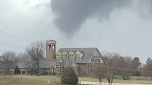 48K views · 341 reactions | BREAKING: Watch footage of possible tornado touching down in Paducah, Kentucky. (NBC News Channel) | WCYB | Facebook
