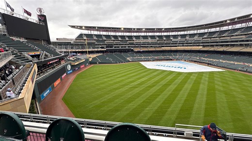 Target Field power outage left Twins home opener in the dark