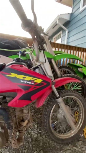 My Honda xr70 sorry for reposting forgot the sound