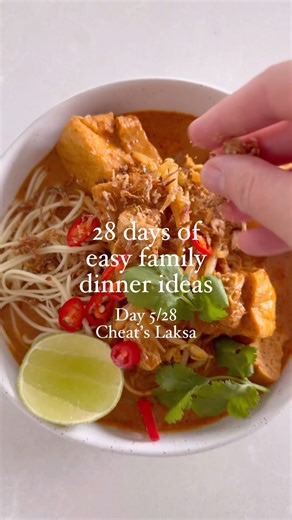 Cheat’s Laksa @simple.home.edit Welcome back to my series 28 days of easy family dinner ideas where I share with you four weeks of dinner inspiration to help you meal plan. Meal planning is a change that I made that instantly saw me saving money and removing the stress that came from the daily pressure of wondering what to cook. There was suddenly no more waste. Impulse purchases stopped and I found myself eating the foods that I wanted, my family and I to be eating! This is a delicious cheats l