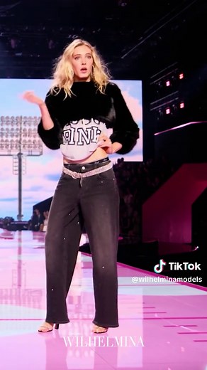Summer Dirx at Victoria's Secret Fashion Show 2025