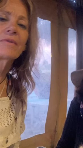 Barbara Luna officiel on Instagram: "Que bello compartir esto con mi mamá #"