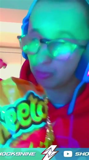 Thick chip or skinny chip we love to get to muckin around here!!!@Jshock Shop #muckbangeatingshow #cheetos #shockoclock #jshock #snackbreak
