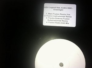 John Legend Featuring Andre 3000 - Greenlight