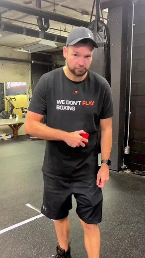 How to wrap your hands for boxing Gear: @hayabusacombat • • #hayabusacombat #hayabusateam #boxing #boxer #fighting #hands #wraps #handwraps #protection #boxen #r#fyp #viralvideos