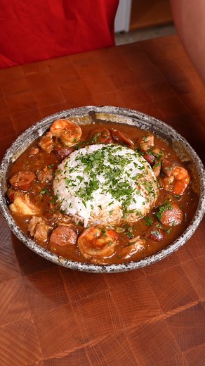 1.6M views · 56K reactions | Gumbo 戀 #soulfood #gumbo #cajun #creole #cookingasmr #asmr | Jujumao | Facebook