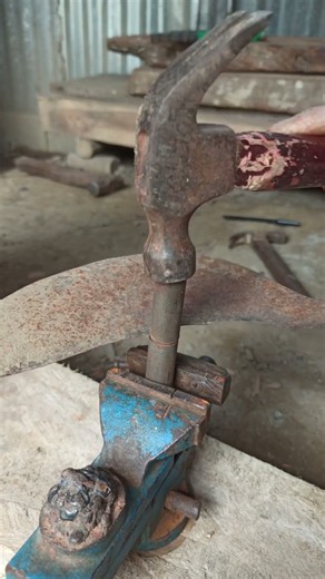A Small Workshop Detail That Makes a Big Impact! 😮🔧 #lifehacks
