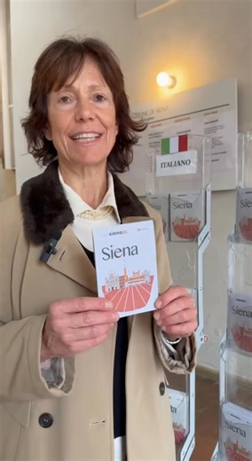 📍 Nuove mappe per scoprire Siena! 🗺️ Da oggi i turisti hanno uno strumento in più per vivere al meglio la nostra città: una nuova cartina illustrata che rende l’orientamento più semplice… e l’esperienza ancora più ricca! Cosa la rende speciale? I principali monumenti e luoghi d’interesse sono disegnati ed evidenziati, offrendo un colpo d’occhio immediato sulla straordinaria varietà che Siena ha da offrire, ben oltre la splendida Piazza del Campo. 📍📍📍📍 Un piccolo aiuto pratico che fa una gr