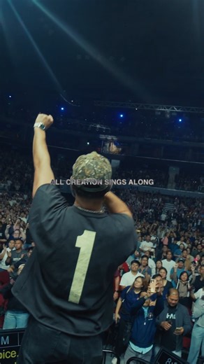 PRAISING JESUS! 🙌🏻 🎵 Praise God - Live in Manila 🇵🇭 Out everywhere this Friday!! With @planetboom's latest album “BYOML - Redeemed” 10.10.2025😎🥳🚨 lnk.to/byoml-redeemed | Planetshakers