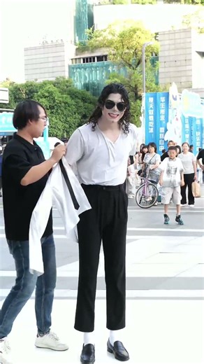 A! 16年后，他回来了！迈克尔杰克逊重生了！