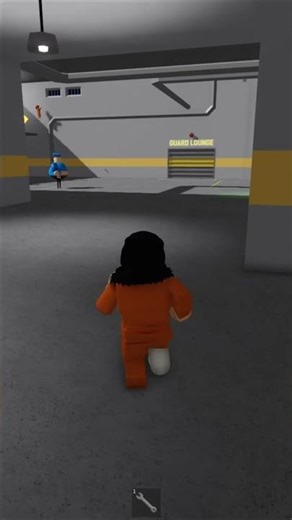 Escaping Prison in Roblox 😭