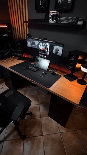 Amazing setup🔥🙌 @giusetup | Minimal Desk Setups