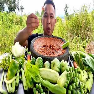 3M views · 10K reactions | Mukbang lalapan mentah jumbo sambel terasi ‼️ Sayur kol, petai, bunga pepaya, terong, wartel, batang pepaya, buah rimbang, buncis, dan kecipir | Bro Foodventure ID. | Facebook