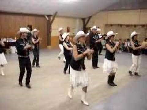 CUCARACHA par CHEYENNES COUNTRY DANCERS de LEUHAN