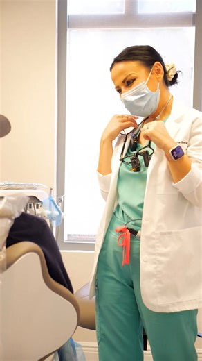 Dr. Beraj, DMD | Reconstructive & Cosmetic Dentistry in South FL on Instagram: "Tongue scraping isn’t just a trend — it’s one of the simplest ways to improve your breath, oral hygiene, and overall mouth health 👅✨ Throughout the day, bacteria, food debris, and dead cells build up on the surface of your tongue. This layer (called the biofilm) is one of the biggest causes of bad breath and can even affect your taste and oral health. That’s where tongue scraping comes in 🦷 ✔️ Removes odor-causing 