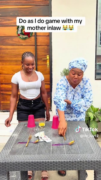 Funny Mother-Daughter Games Moment with Mother-in-Law