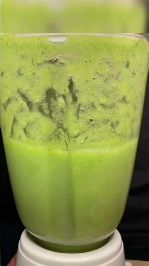Healthy Green Smoothie 🥒🍏 Celery Cucumber Apple ASMR