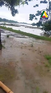 🔴#SANTALUCIA Así se encuentra actualmente el recinto San Jacinto, perteneciente al cantón Santa Lucía. Las intensas lluvias han provocado inundaciones que afectan a varios sectores de la zona. | Radio Activa Santa Lucia