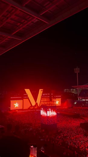 6K views · 213 reactions | Sân khấu concert Tổ Quốc trong tim chính thức lên đèn  #goldenstarmedia #ToQuocTrongTim | Hà Nội Của Tôi | Facebook