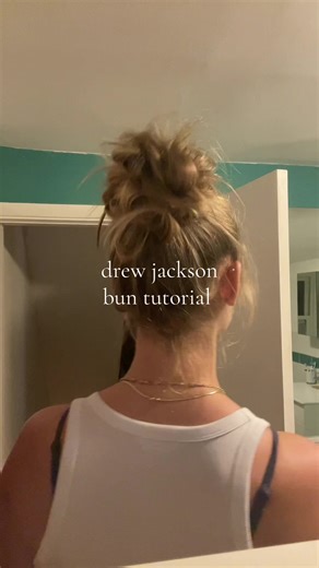 Perfect Messy Bun Tutorial: Step-by-Step Guide