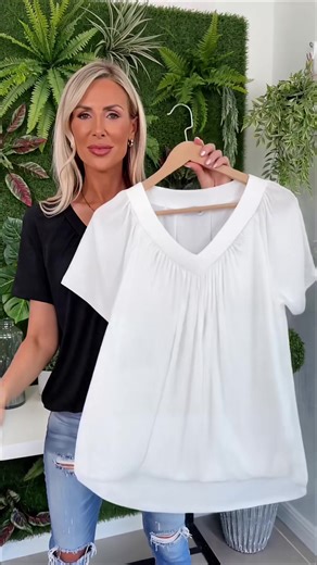 V neck shirring top, loose fit, summer casual. 👚 Comfortable daily, sorted. #fashion #womenstyle #tops #ukstyle #MothersDay