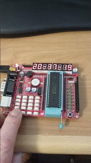 PIC16F877A dev board running RTC demo