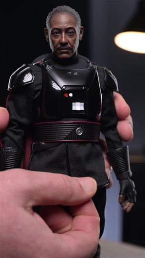 Hot Toys Moff Gideon Star Wars Figure Review