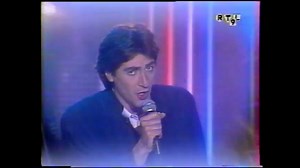 Cette semaine en 1987, Philippe Cataldo grimpait jusqu'à la 8ème place du Top 50 avec son 45 tours "Les Divas du dancing" 💃🪩🕺🎶 Vous avez dansé en discothèque sur cette chanson ? Vous aviez le 45 tours ? 🥰 | Enfants des 80's