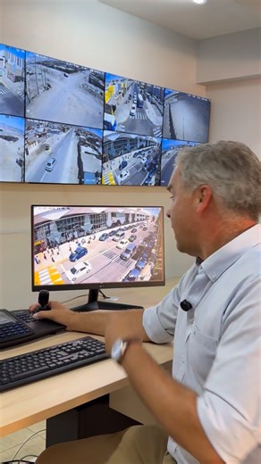 AVANZA LA SEGURIDAD MUNICIPAL 🚨✅ El municipio inició la puesta en marcha progresiva de 11 nuevas cámaras de televigilancia en Antofagasta, las primeras de un proyecto regional que contempla 100 dispositivos financiados por el Gobierno Regional y aprobados por el CORE. Las cámaras ya están instaladas y conectadas a la central municipal, encontrándose en etapa de pruebas para su pronta operatividad, lo que permitirá fortalecer la prevención y el monitoreo en distintos sectores de la ciudad. Desde