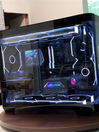 装电脑，我们是专业的，到处可飞#diy #computer #buildpc