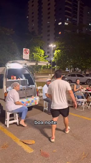 Não é dia de TBT, mas deu uma saudade desse vídeo 🫶🏼🌭🥹 ZÉ DO CACHORRO QUENTE NA AV. BRASIL EM AMERICANA 🌭🤤 #REPOST! Galera, mais um do quadro conhecendo empreendedores raiz de Americana! ❤️ E aí, já conhecem o Zé do cachorro quente? Ele fica na Praça do Trabalhador na Av. Brasil em Americana! Trabalha com cachorro quente já faz 27 anos, desde 1997, e está na Av. Brasil faz 14 anos! Cachorro quente turbinado por💲20! (nº16) Ele fica de quarta a domingo das 19h às 23h Bora provar o cachorro 